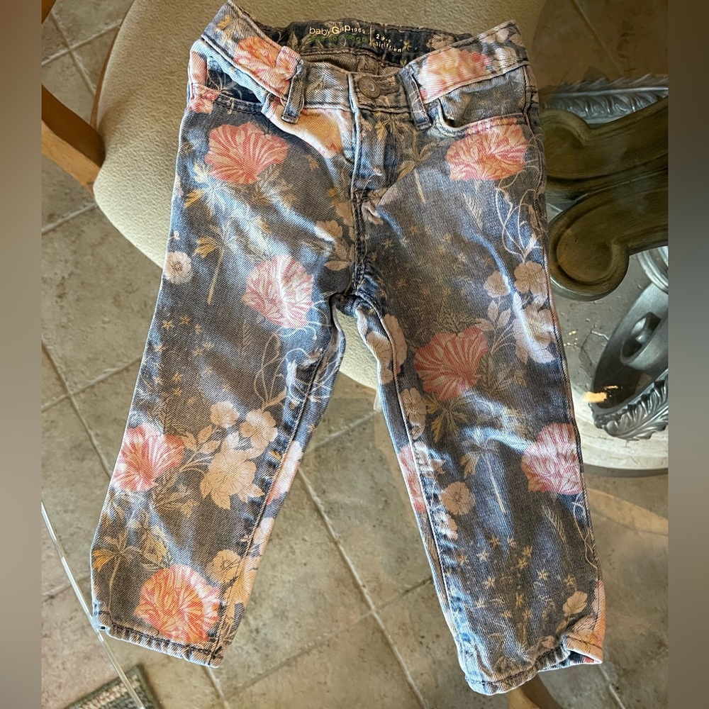 Gap, girlfriend style, 2t.